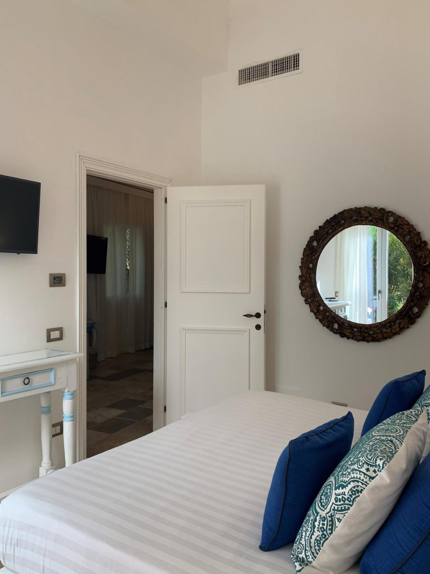 Hotel Cala Caterina Villasimius Esterno foto
