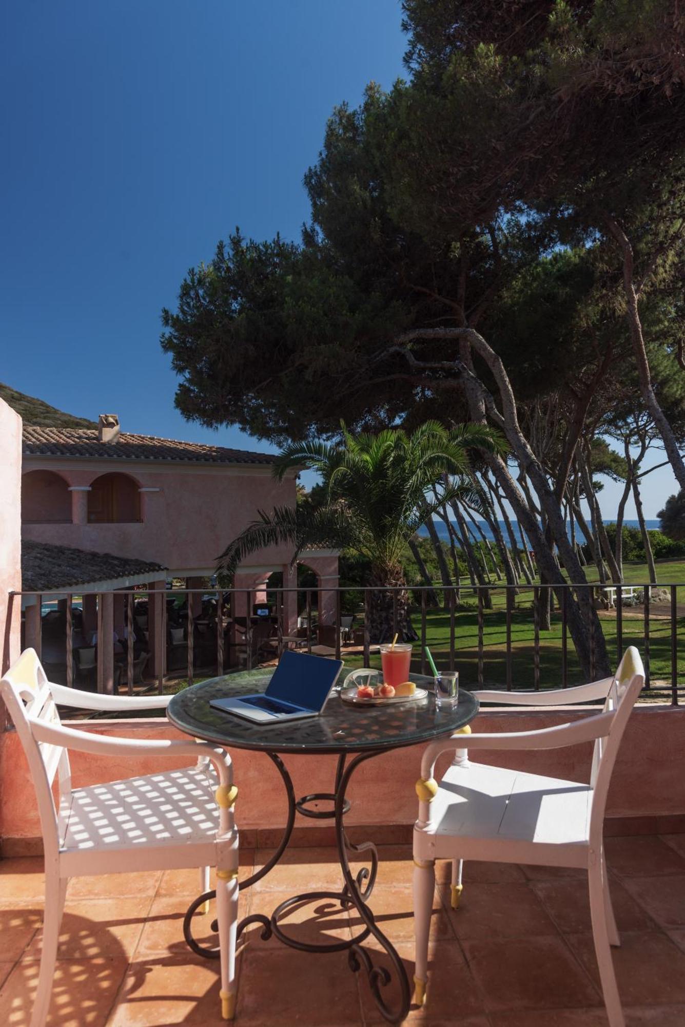 Hotel Cala Caterina Villasimius Esterno foto